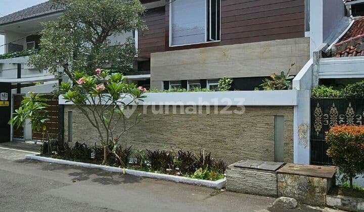 For Sale Nice Ready-to-Live House In Metro Margahayu Raya Bandung