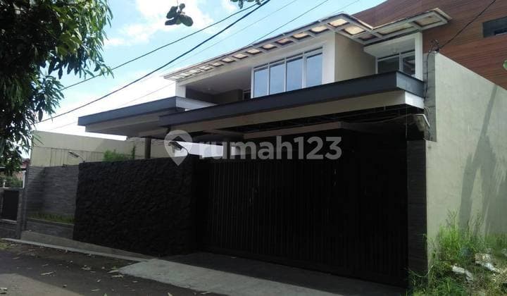 Dijual Rumah Lux 3 Lantai Mininalis Full Furnished Di Cipaku Indah Setiabudi Bandung