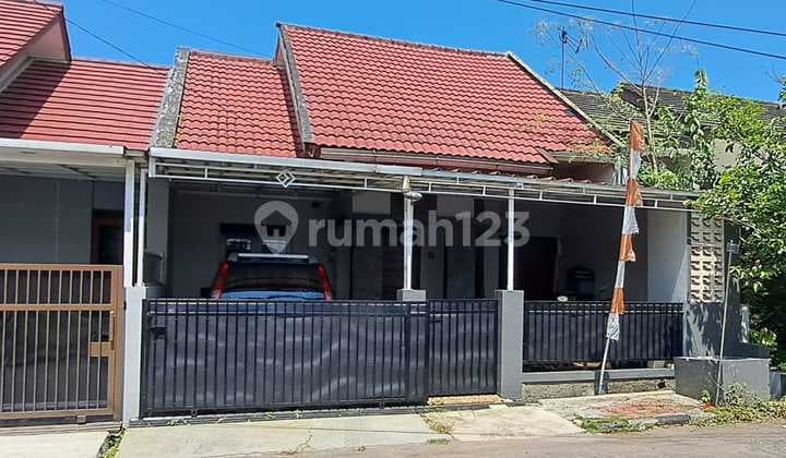 Dijual Rumah Siap Huni di Dalam Cluster One Gate di Komplek Parakan Mas Indah Antapani Bandung