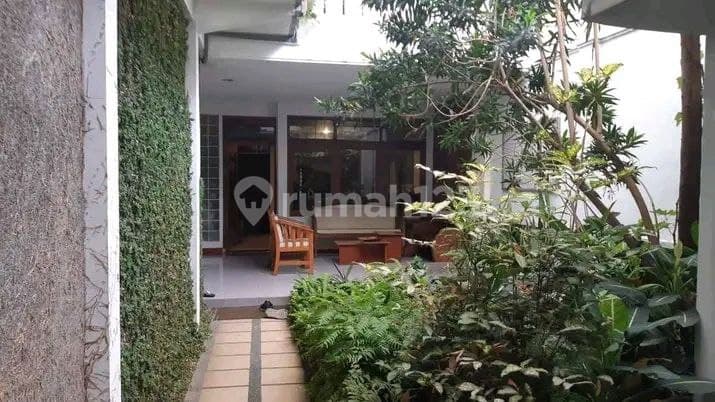 Jual Rumah Terawat Siap Huni Cocok Untuk Rumah Tinggal Maupun Usaha Di Lokasi Favorit Sayap Riau Bandung