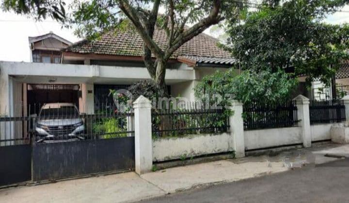 For Sale Well-Maintained House in Favorite Location Sayap Riau Bandung