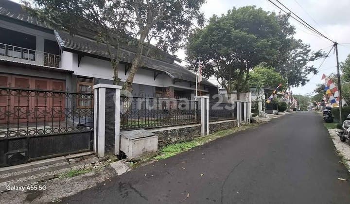 For Sale, Ready-to-Occupy House in Unpad Lecturer's Complex, Cigadung Bandung