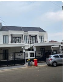 Dijual Rumah 2 Lantai Siap Renov di Regency Melati Mas Tangerang