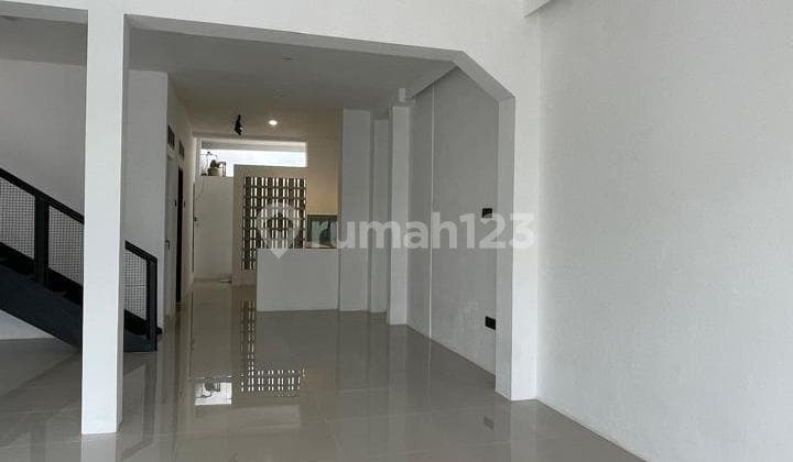 Dijual Rumah Modern Baru Renovasi di Lembah Cinere, Depok