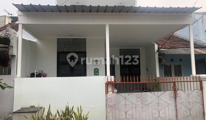 Dijual Rumah Sudah Renovasi Lokasi Strategis di Gading Serpong Sektor 6A Tangerang
