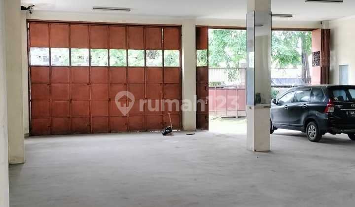 URGENT SALE (NEED FUNDS) 2-Story House + Commercial Space in Teluk Buyung, Bekasi