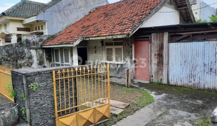 Gayungsari Rumah Hitung Tanah Row Jalan 3 Mobil Siap Nego