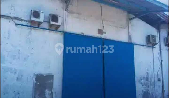 Ready-to-Use Warehouse with Concrete Floor in Margomulyo Permai, Flood-Free
