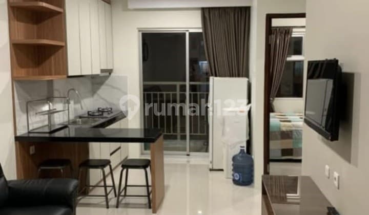 Renovated 2 Bedroom Furnished Apartemen Mediterania Garden 2