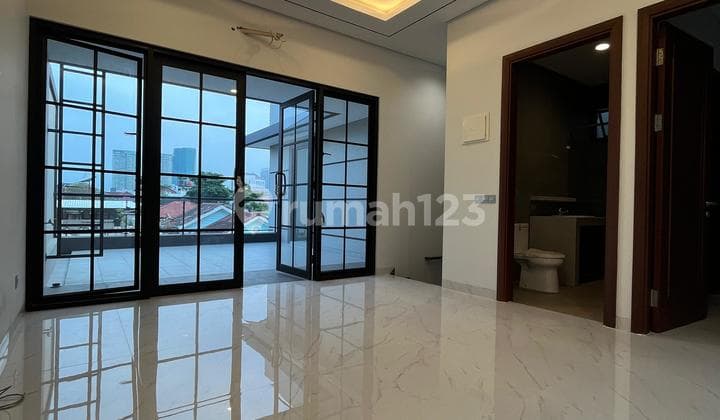 Luxury Housing West Jakarta Permata Buana 4 Bedrooms