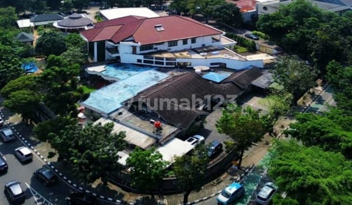 RUMAH CLASSIC JL. PAKUBUWONO KEBAYORAN BARU HITUNG TANAH KOMERSIAL AREA POSISI HOOK