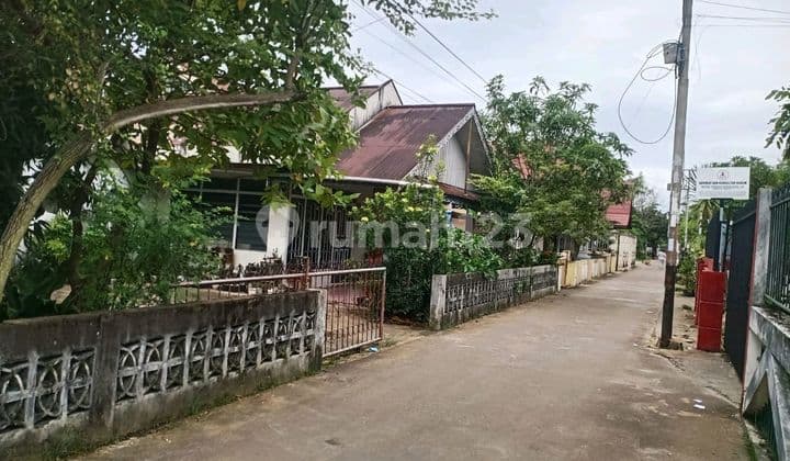 Rumah Lama Kondisi Siap Pakai Lokasi Strategis Di Podomoro, Gg. Catur Jaya