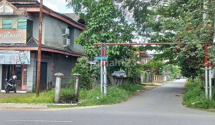 Rumah mewah siap huni, disertakan Ac & Kitchen set, di Jl. Kalvin Veteran