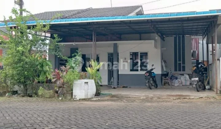 Ready-to-occupy house in Parit Haji Husin 2, Pontianak