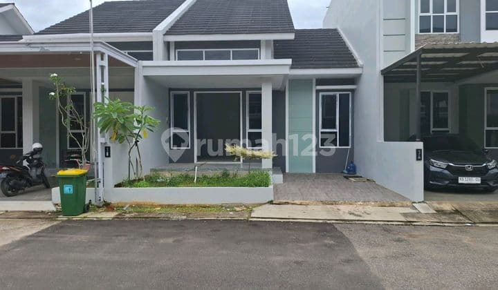 Ready-to-Occupy House with Various Housing Facilities in Aloevera, Cluster Spring Wood 1. Pontianak.