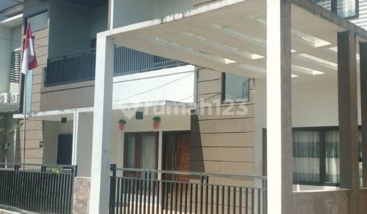 Two-Story Move-In Ready House, In-City Location at Paris 2, Pontianak