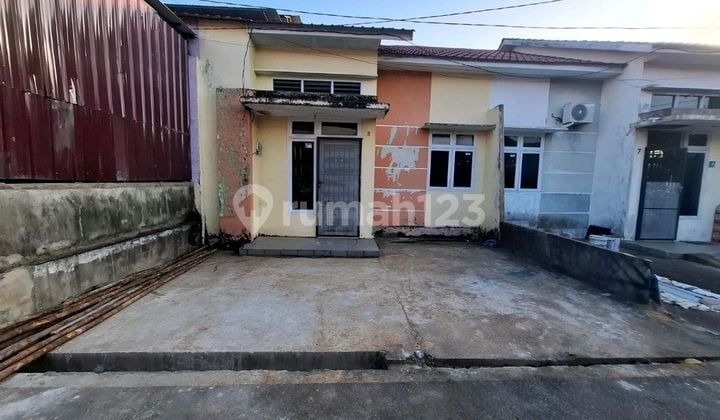 Affordable Ready-to-Live Home, Strategic Location in Parit Pangeran