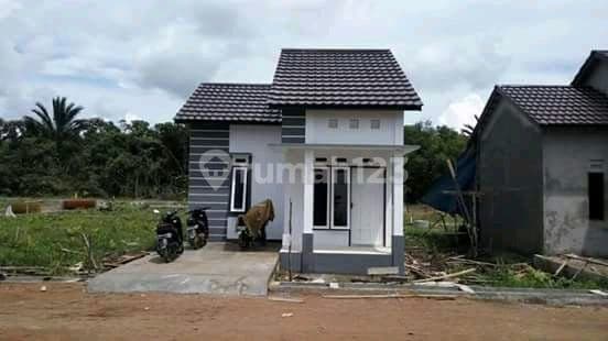 Rumah Siap Huni, Terawat Dengan Bersih Lingkungan Nyaman Di Desa Durian, Ambawang
