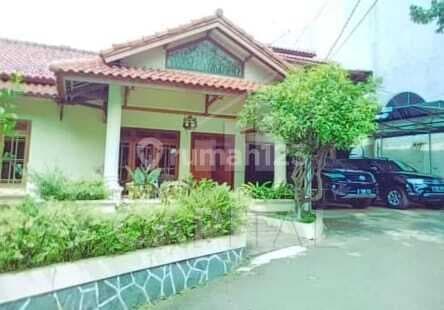 Rumah Nyaman Nan Asri Dengan Halaman Luas di Area Pancoran Jakarta Selatan Siap Banget Jadi Milikmu