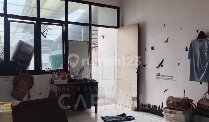 Ruko 2 Lantai dengan Letak Posisi Strategis di Jalan Tubagus Ismail Raya