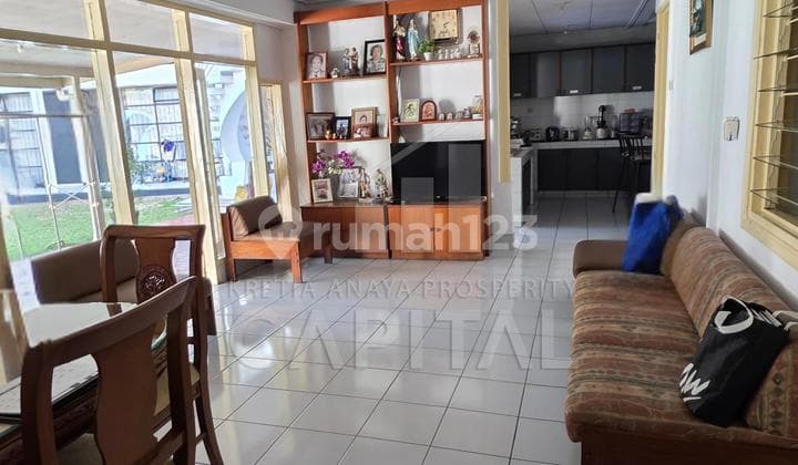 Classic, Charming, Well-Maintained House in Riau Wing.