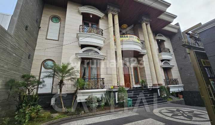 Rumah Mewah Dan Cantik di Sayap Kiara Condong Bandung