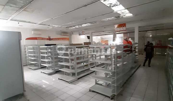 Ruang Usaha Wahid Hasyim tengah kota Jepara