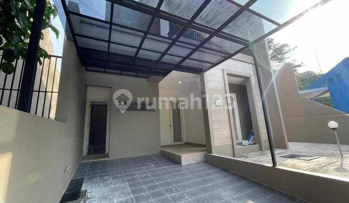 Rumah 2 lantai di kawasan elit Candi Golf Semarang