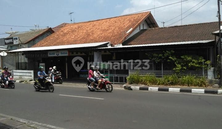 Dijual Rumah dan ruang usaha di Salatiga