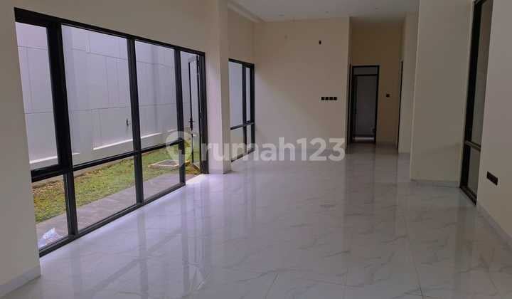 Disewakan Rumah 2 Lantai Bagus Siap Huni Tengah Kota Salatiga