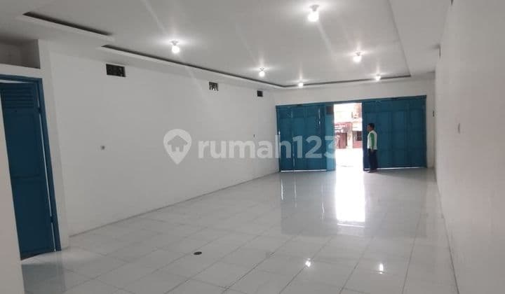 1-story shop house in the center of Kudus city