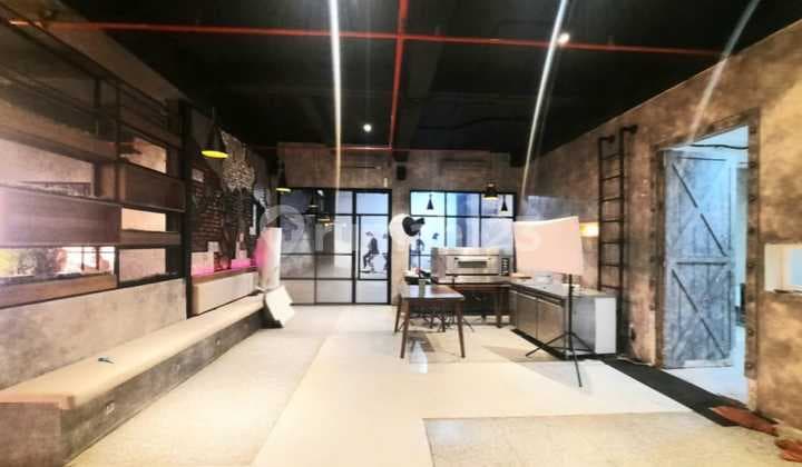 Dijual Ruang Usaha Beserta Isinya di Pinggir Jalan Raya Ngaliyan Semarang