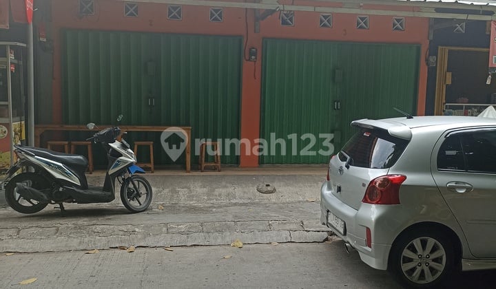 Kios di Pekayon Bekasi. Lokasi di Pinggir Jalan. Strategis