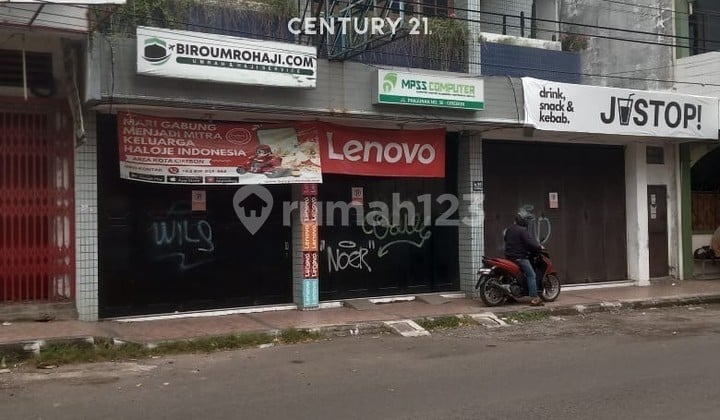 Shop and House Strategic Location on Jl Panjunan Cirebon City