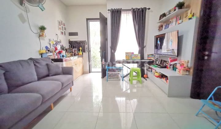 Rumah 2 Lantai + Attic Siap Huni di Wisteria Metland, Ujung Menteng, Cakung, Jakarta Timur