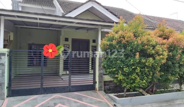 Rumah Bagus 1,5 Lantai di Pulo Gebang Permai, Jakarta Timur