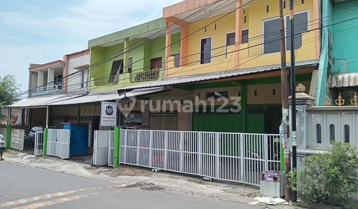 3 Ruko di satu area, di jalan utama Dau SHM kondisi Bagus