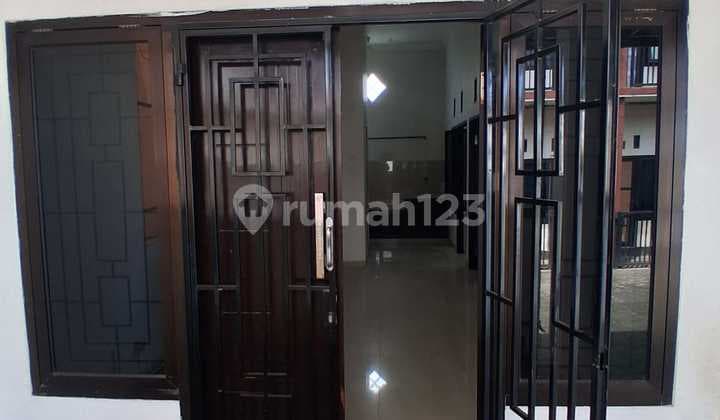 Rumah Siap Huni di Lokasi Strategis Pinggir Jalan Raya Pakis