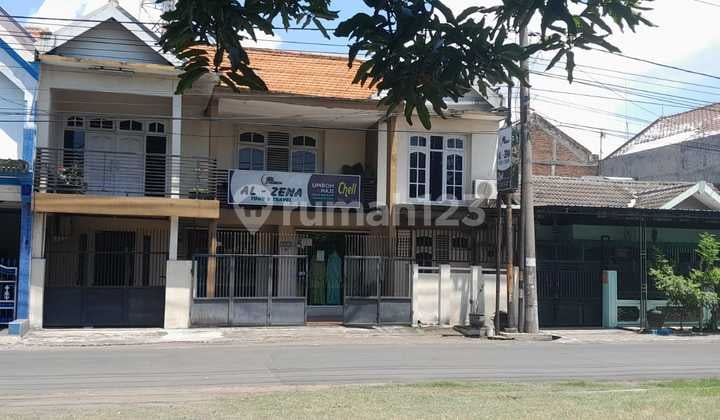 Rumah 2 Lantai Legalitas Shm Bekas Usaha Butik Di Candi Kab Sidoarjo