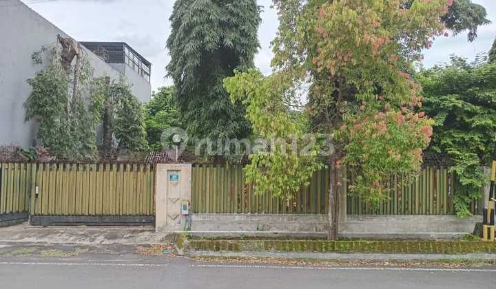 Villa Tengah Kota Malang Dengan Fasilitas Lengkap