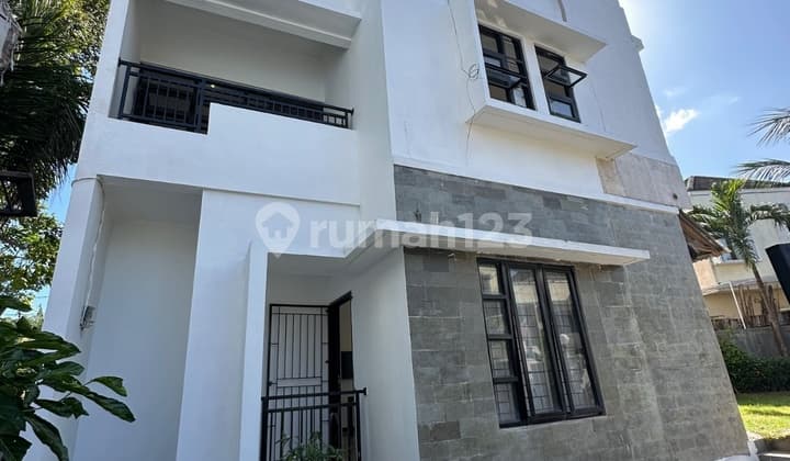 Semi-Furnished 4-Bedroom Villa in Jimbaran, Badung, Bali