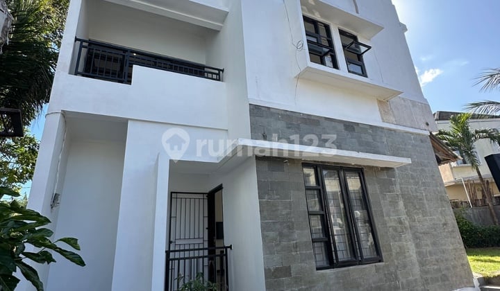 Villa Semi Furnish 4 Kamar Jimbaran Badung Bali