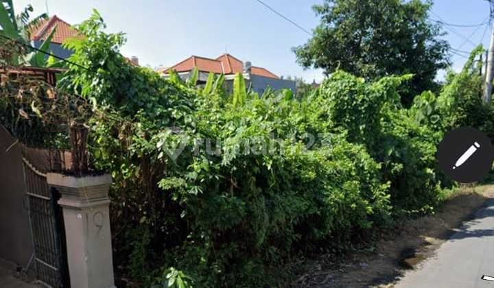 Land on Jalan Moh. Yamin V, Renon, Denpasar, Bali