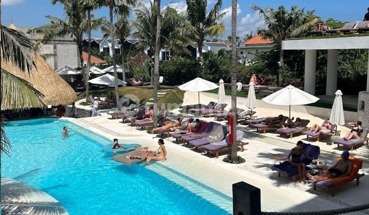 FOR SALE VILLA IN CANGGU BATUBOLONG