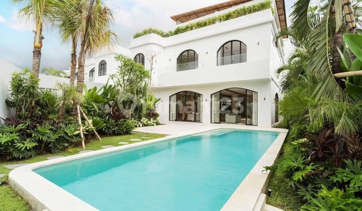 Luxury Modern 4 B R Villa For Rent In Canggu