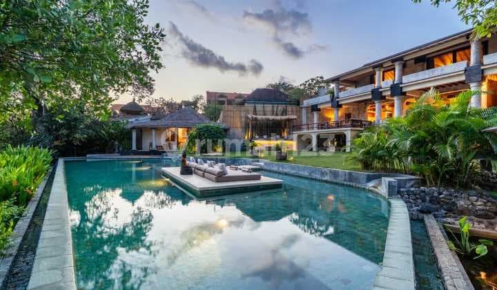 Ready For Rent 5 B R Luxury Beach Front Villa In Seseh Bali