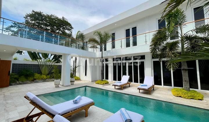 Luxury And Beautyfull 4 B R Villa For Rent In Tumbak Bayuh Bali