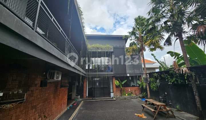 Ready For Sale 4 B R A House Bonus 1 B R Villa In Padonan Canggu
