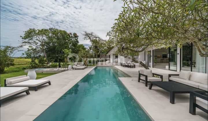 Ready for Rent: 5-Bedroom Luxury Villa in Umalas, Bali
