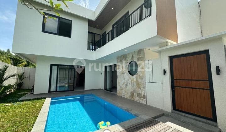 Ready For Sale Or Leasehold 3 B R Villa In Munggu Bali